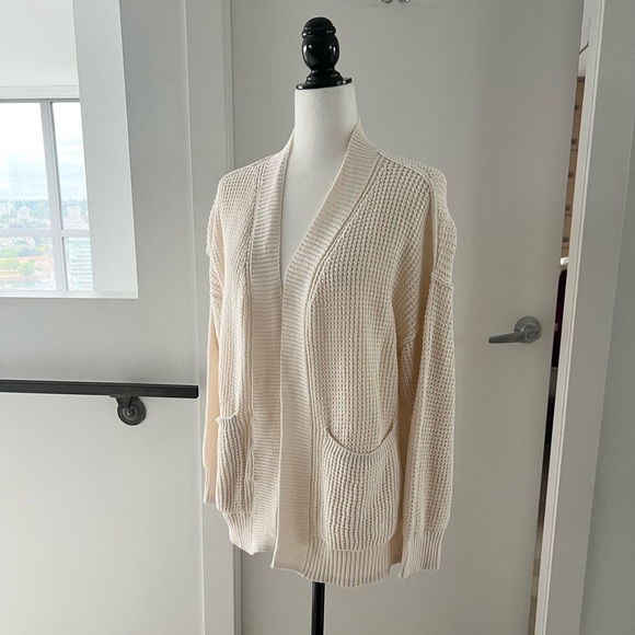 Universal Threads Co. | Knit Cardigan | Medium | Cream - Picture 2 of 5